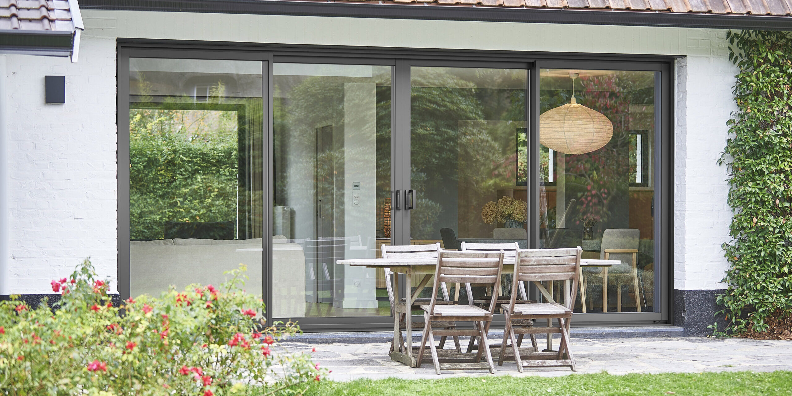 ALAMBRA_15 Une baie vitrée coulissante