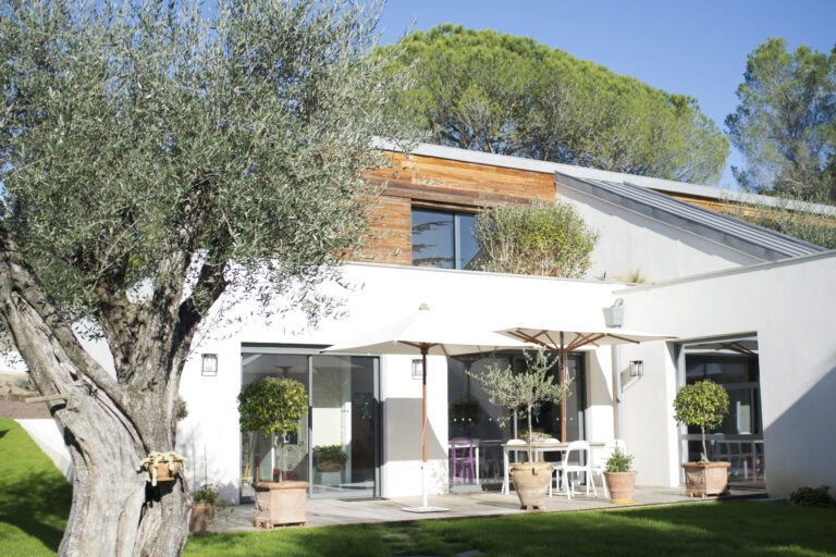 Baie vitrée résiste au vent 